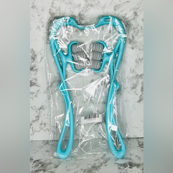 New! Neck and shoulder massager - Picture 4 of 4